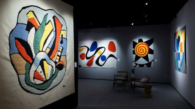Brafa_Calder_Tapestry_Hadjer | Calder tapestry from Hadjer Gallery exhibited at Brafa