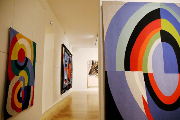Sonia_Delaunay_tapisserie_hadjer | Tapestry by Sonia Delaunay at Hadjer Gallery
